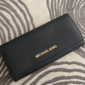 Michael Kors Jet Set Travel wallet